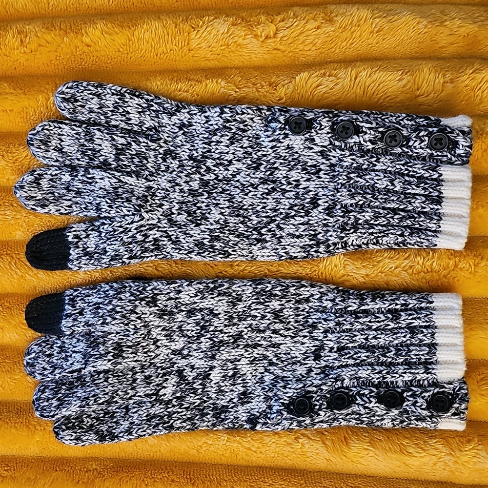 Women's Gloves - Picture 9 of 15